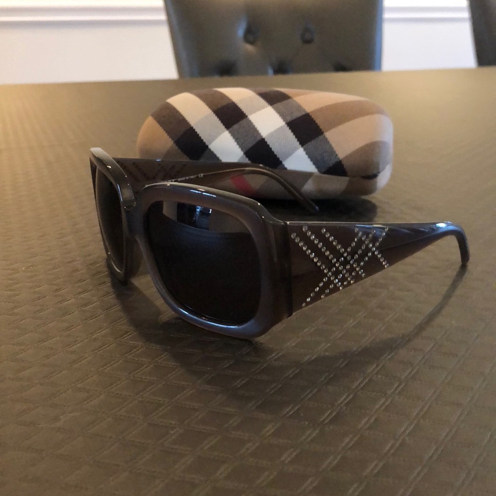 Burberry sunglasses 4041-b 3003/3
